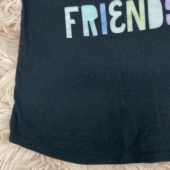 Sisters Tee - Picture 4 of 4